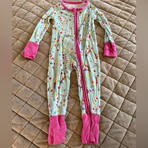 Little Sleepies Mint Zippy Friendship Bracelet with Pink Trim and Heart Print